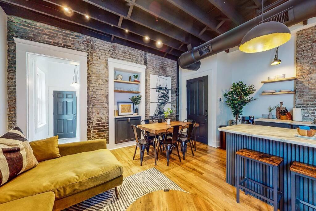 Luxury Close To Nulu Downtown 4th W Kings Holiday home Louisville