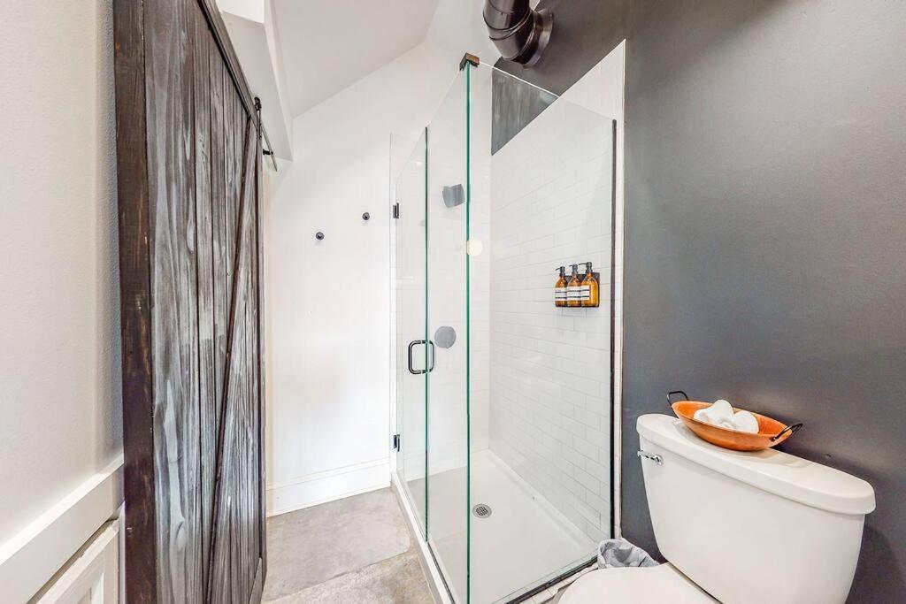 Luxury Close To Nulu Downtown 4th W Kings Holiday home Louisville